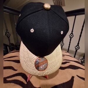 NWT-New League Faux SnakeSkin Gold Brim Adjustable Snapback Cap Hat with Tags